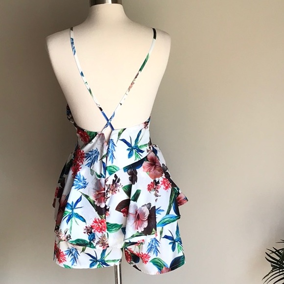 Floral V-Neck Romper with Crisscrossed Back Straps - Picture 5 of 7